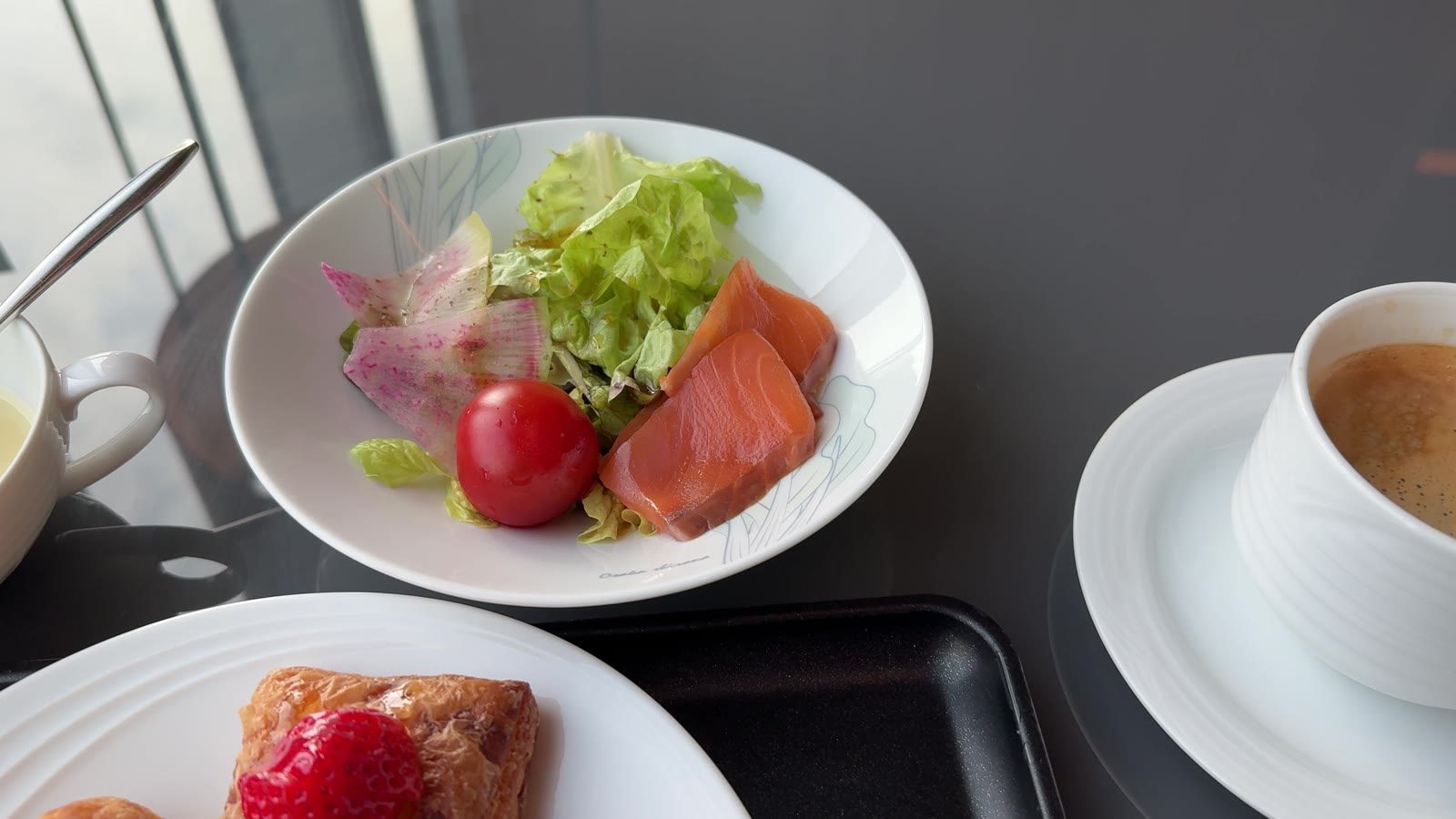 大阪マリオット都ホテルのクラブラウンジでとった朝食のプレート