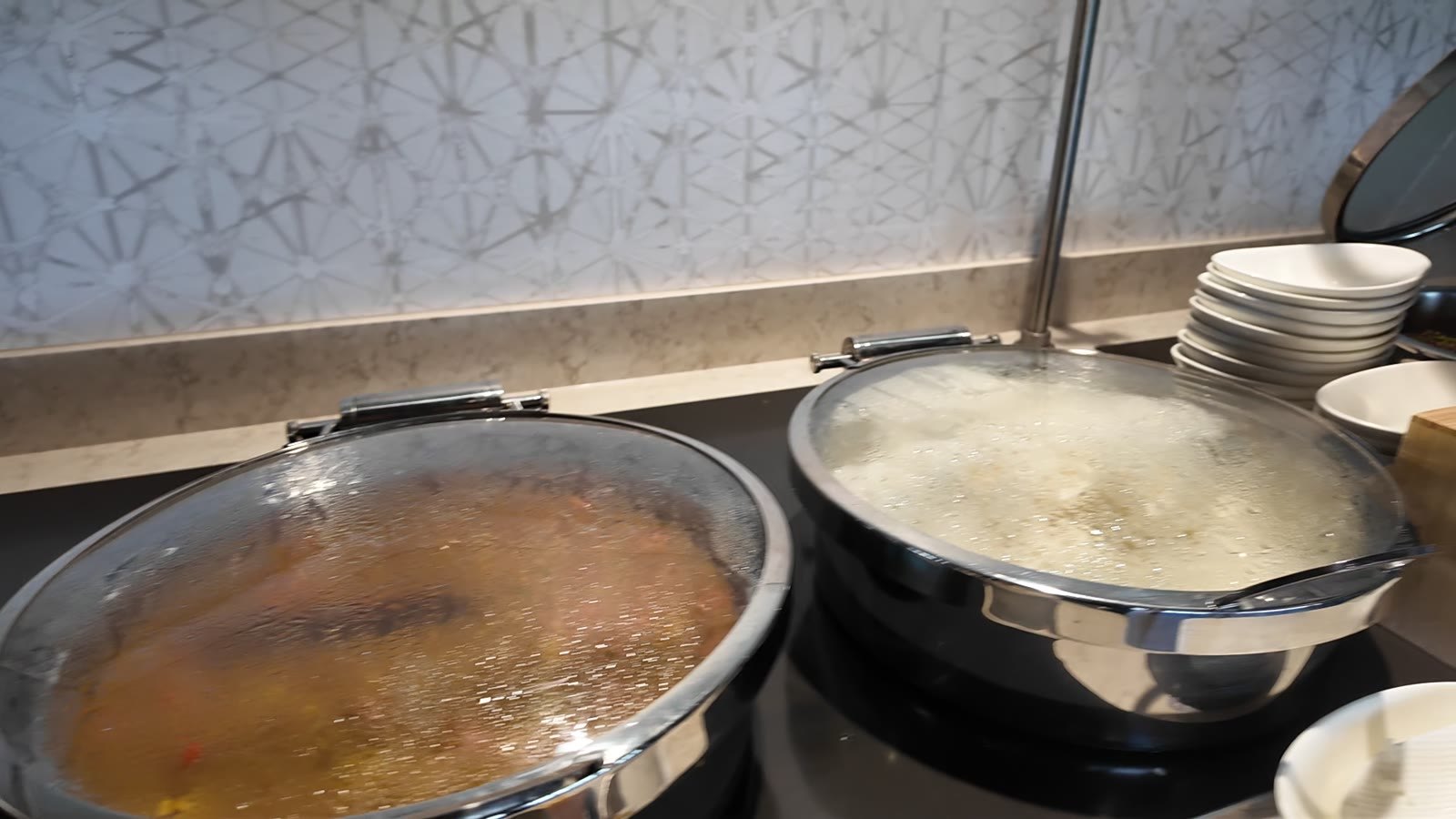 ホノルルのANAラウンジの温かい料理