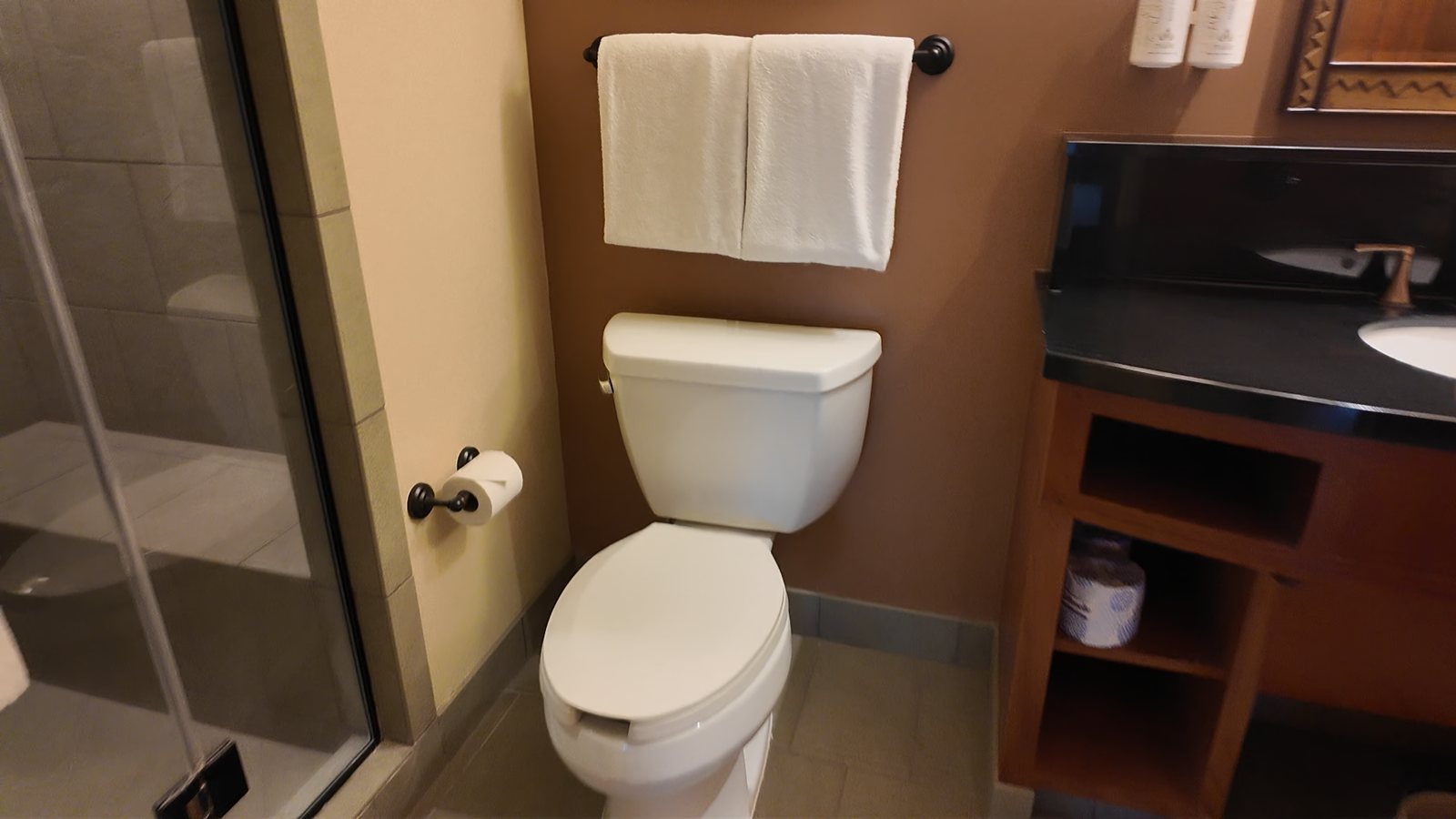 トイレとシャワールーム