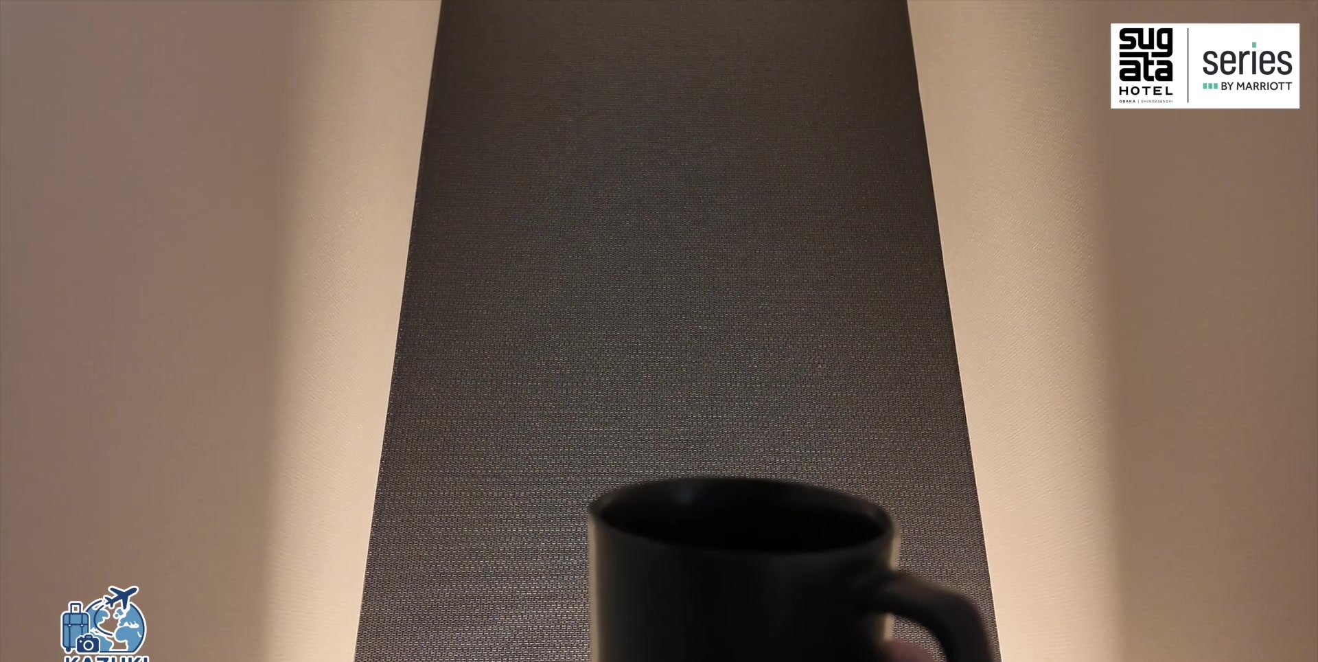 客室のマグカップとドトールのコーヒー
